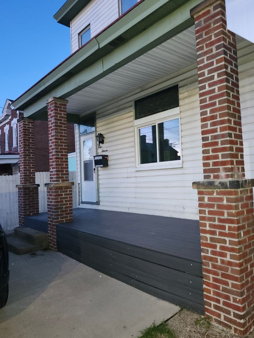 Pittsburgh House: 211 Walter St.