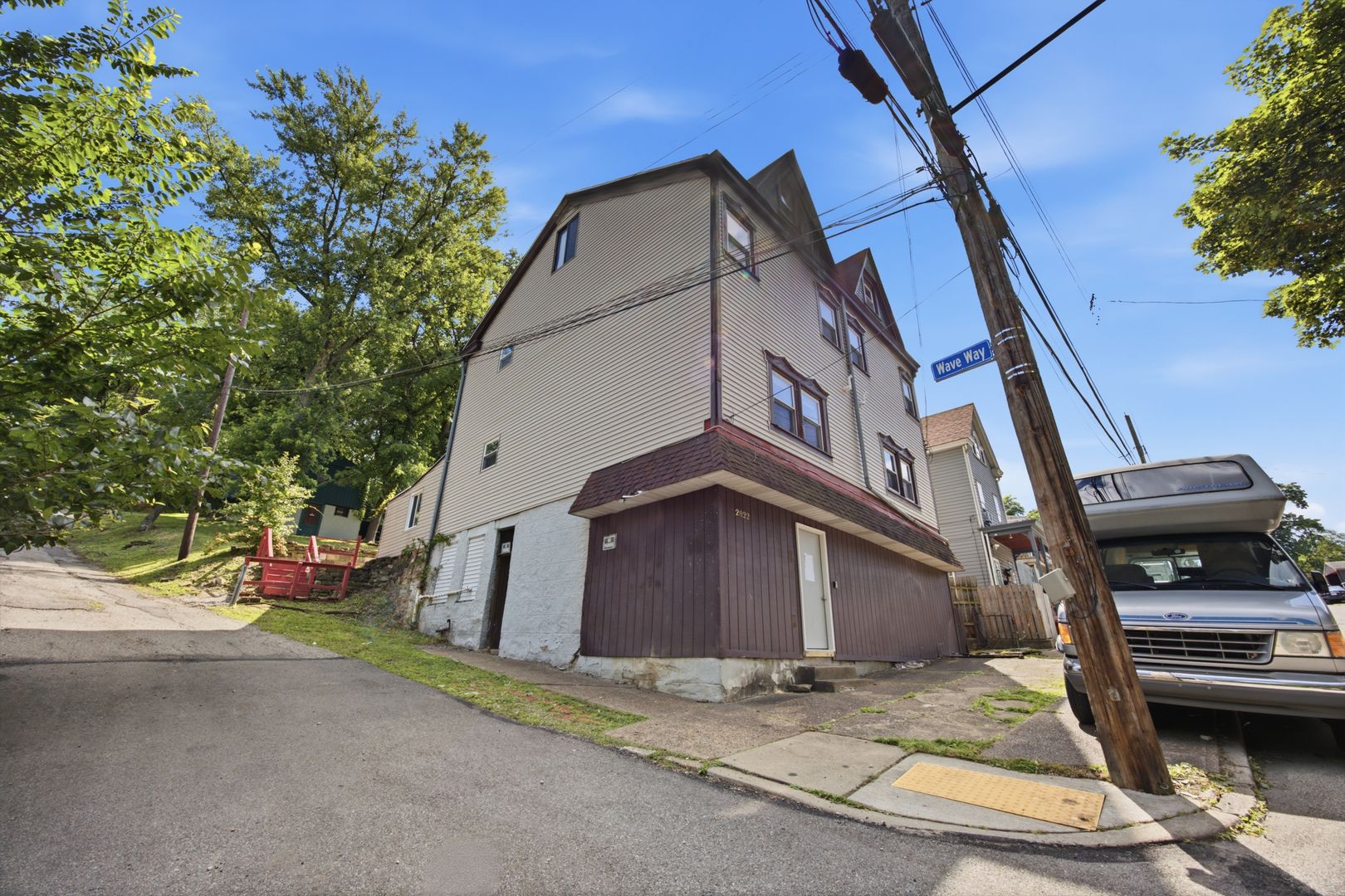 Pittsburgh Apartment: 2822 Salisbury Street