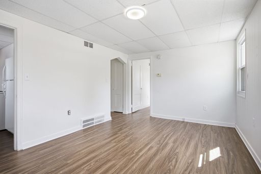 Listing photo thumbnail