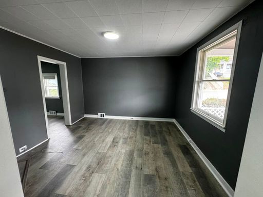 Listing photo thumbnail