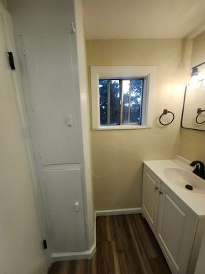 Listing photo thumbnail
