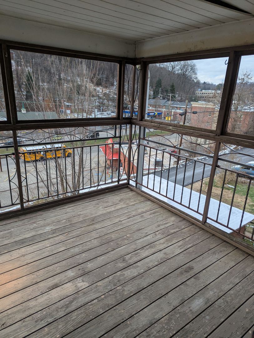 Pittsburgh Apartment: 531 Halsey Ave.
