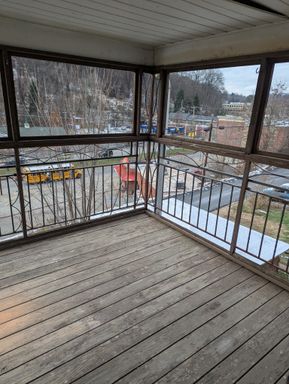 Beautifully Renovated 3BR Apartment in Forest Hills – photo 1