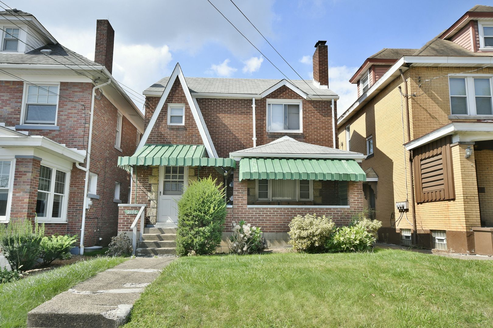 Munhall Apartment: 2106 West Street