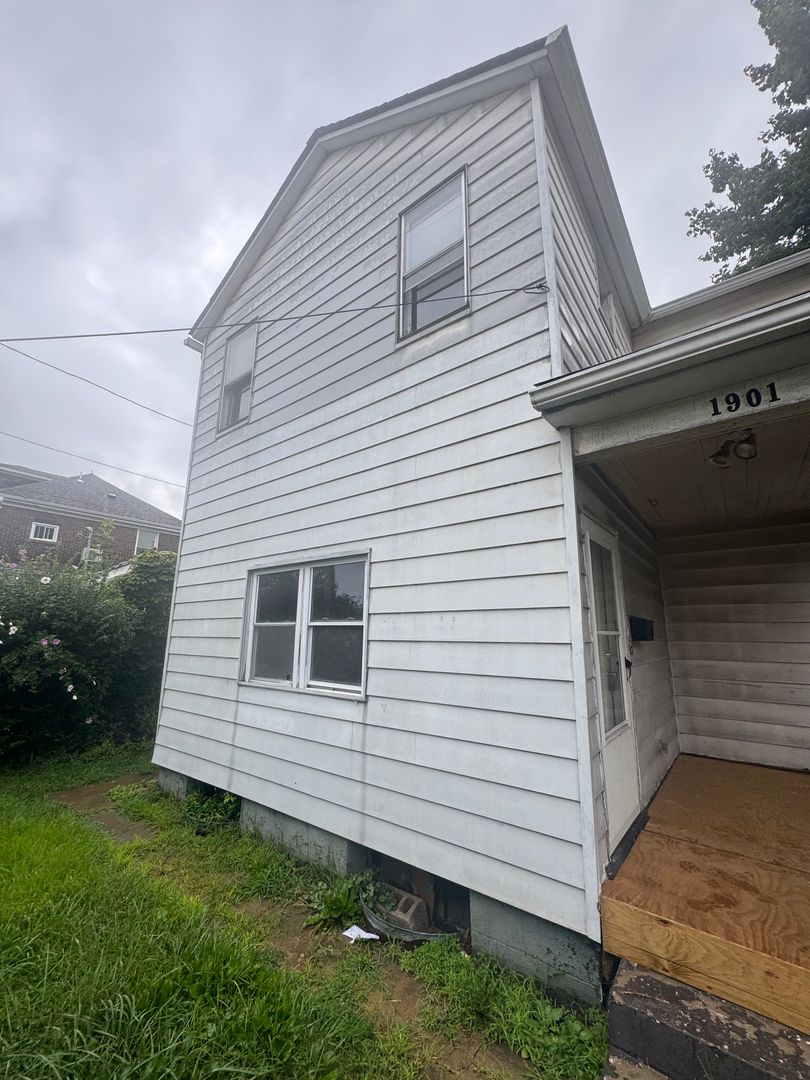 1901 Milligan Ave, Pittsburgh, PA 15218