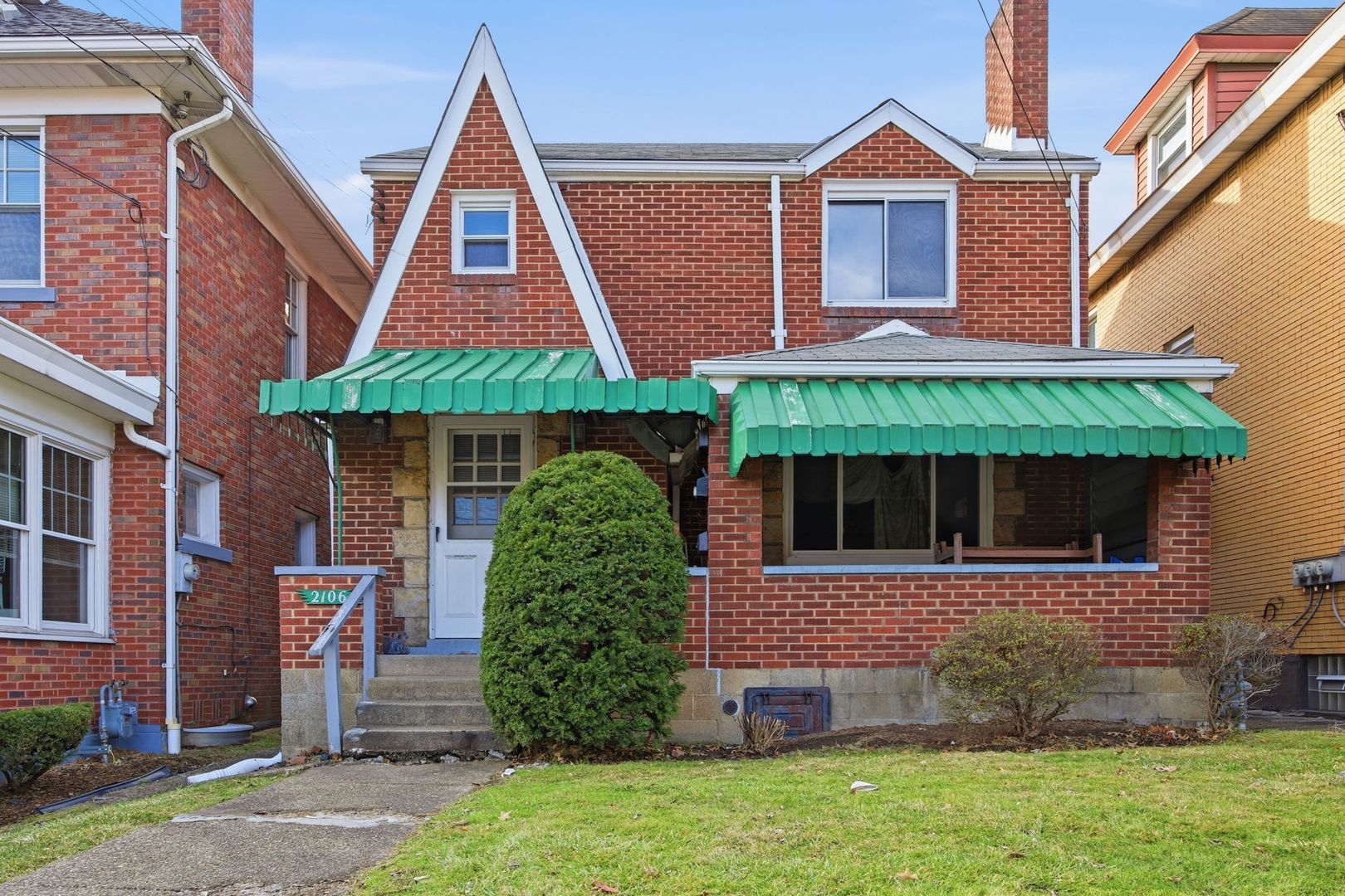 Munhall Apartment: 2106 West Street