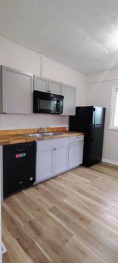 Listing photo thumbnail
