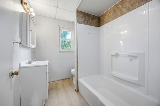 Listing photo thumbnail