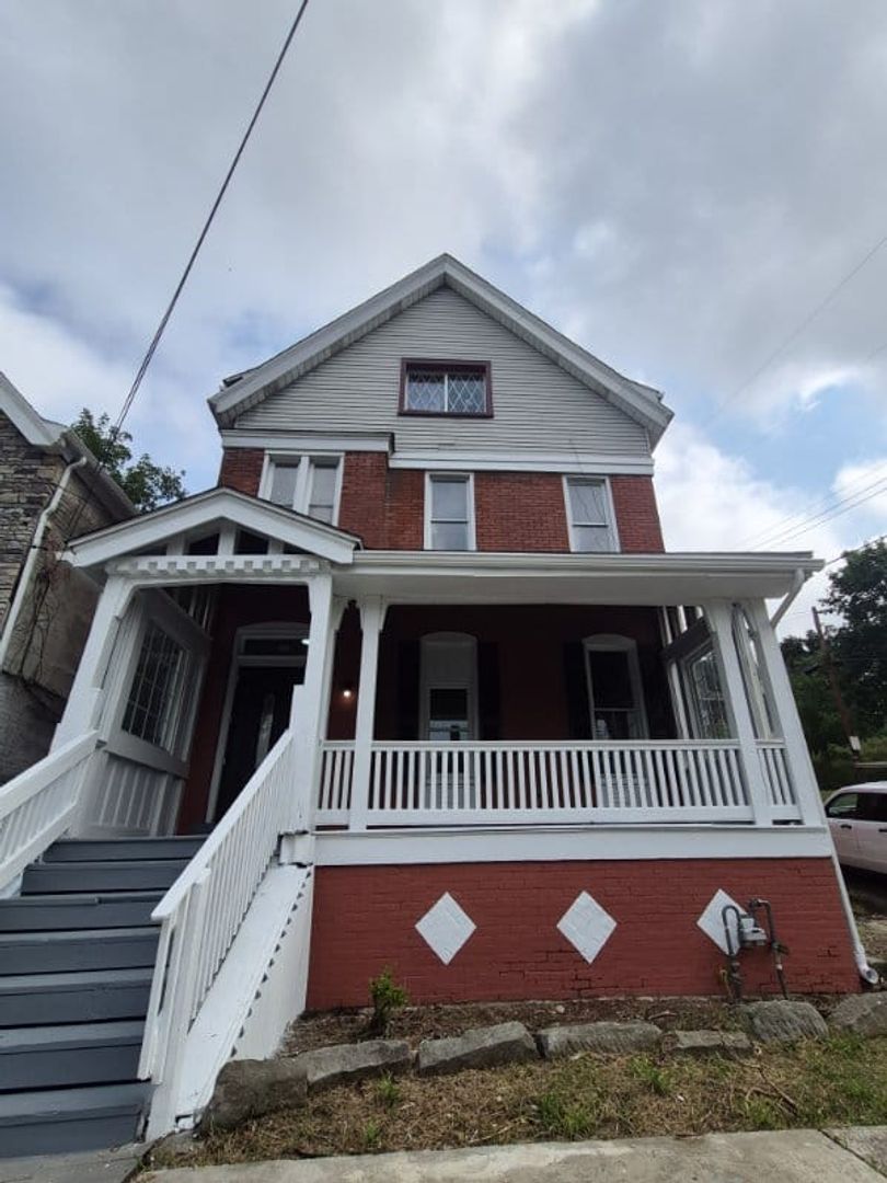 729 Hill Ave, Pittsburgh, PA 15221