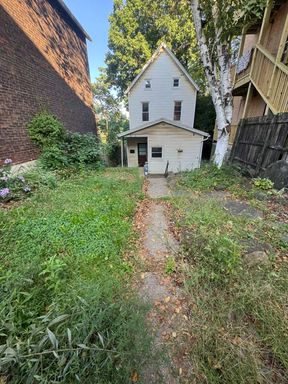 Comfortable 4BR Home in Braddock, Section 8 Considered!!