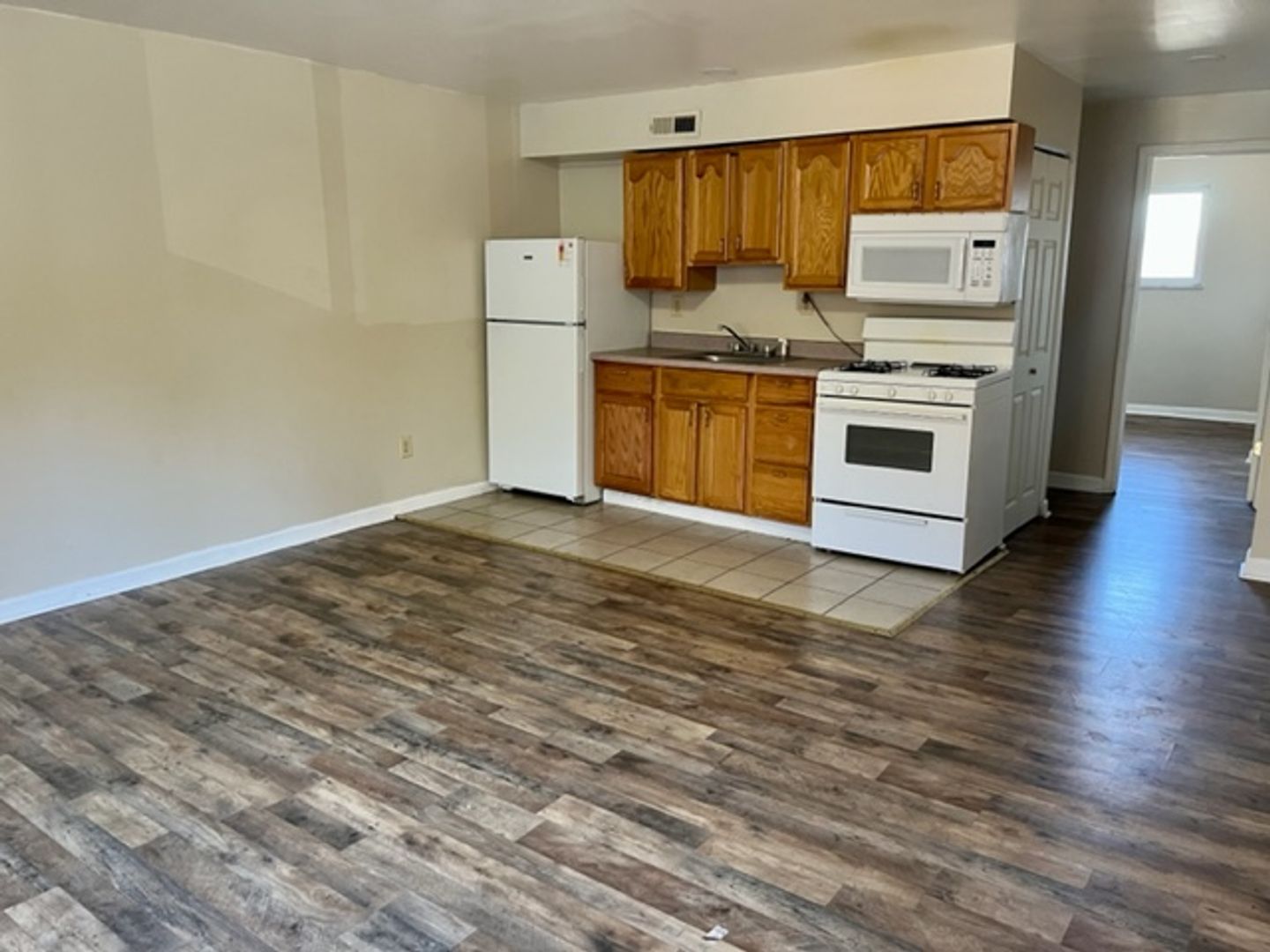 McKeesport Apartment: 1100 Oneil Boulevard
