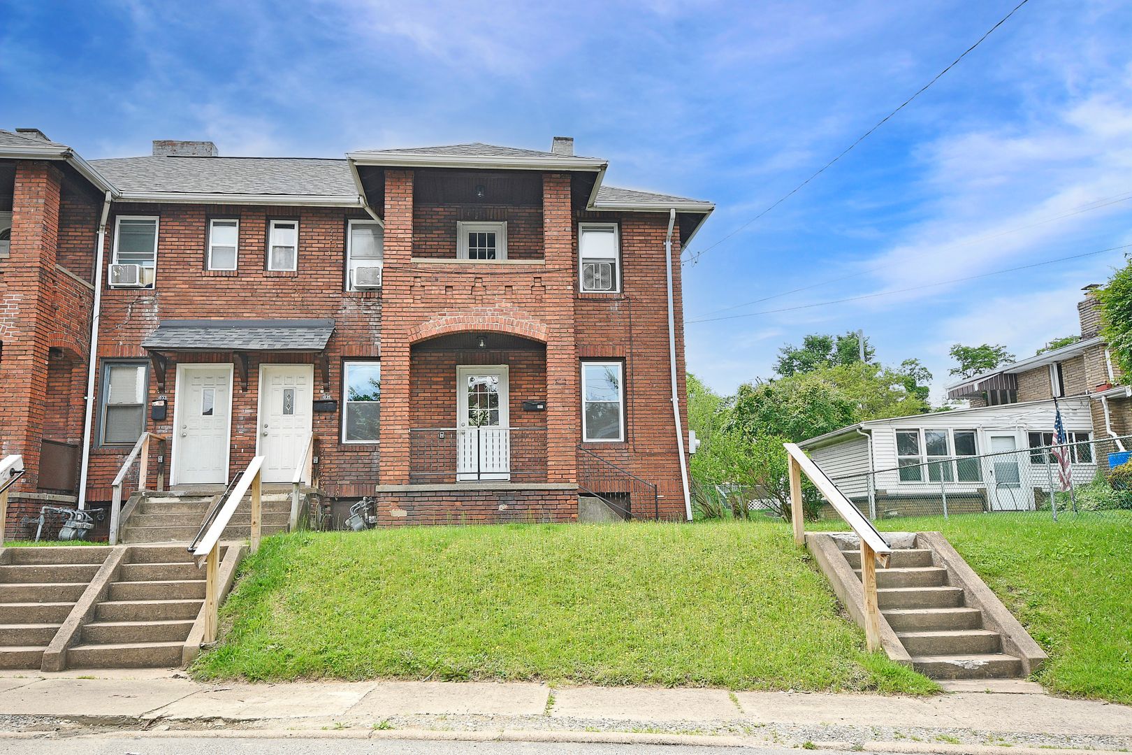 Clairton Apartment: 1019 -1037 N 6TH ST