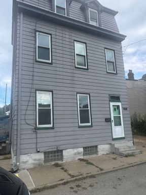 Very Stylish 3BR Home in Spring Garden/Northside Area – photo 1