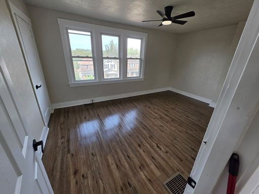 Listing photo thumbnail