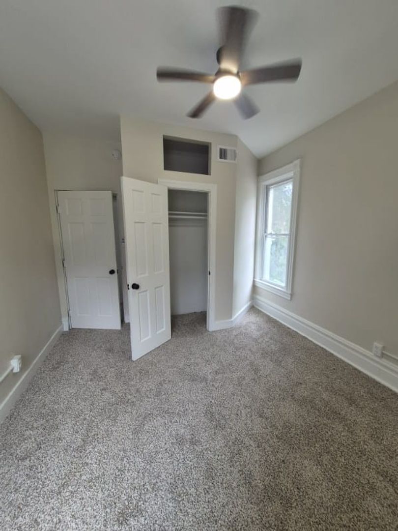 Pittsburgh House: 729 Hill Ave