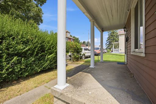 Listing photo thumbnail