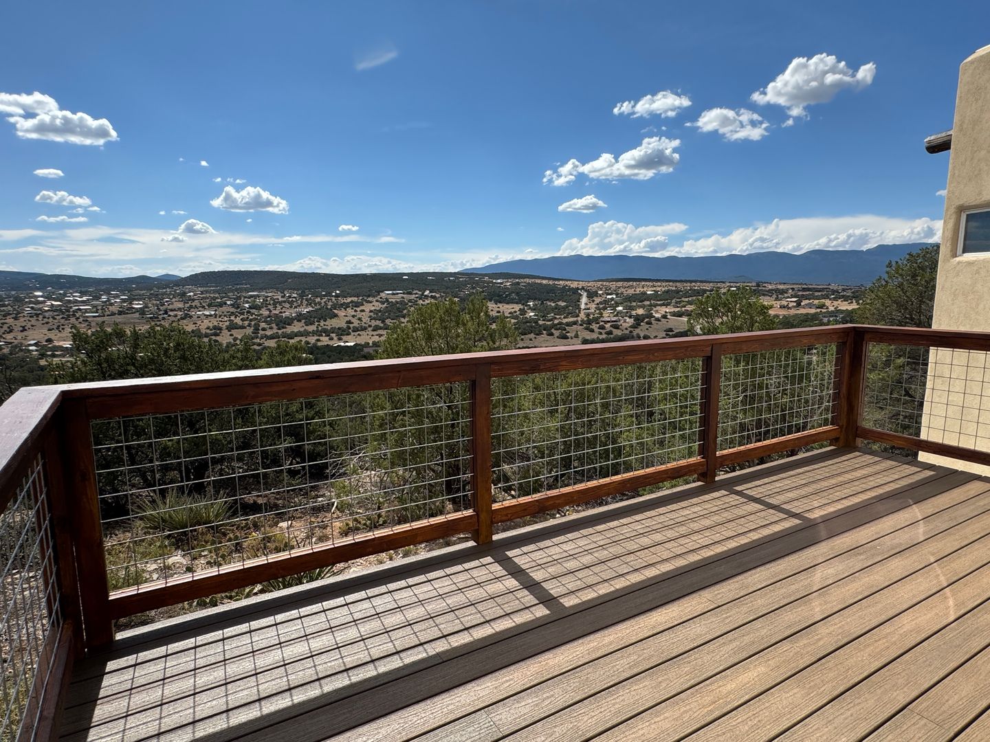 Edgewood House: 10 Alta Ct