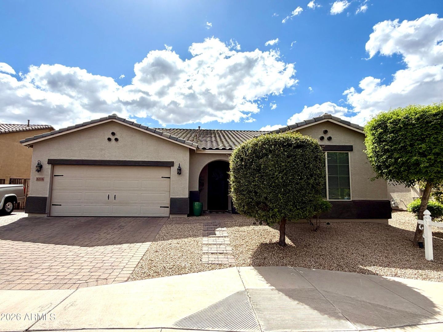 Laveen House: 8216 S 42nd Ln