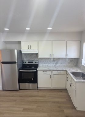 1 Bed 1 Bath Rental at 5040 N 18th Ave - #2, Phoenix, AZ – photo 1