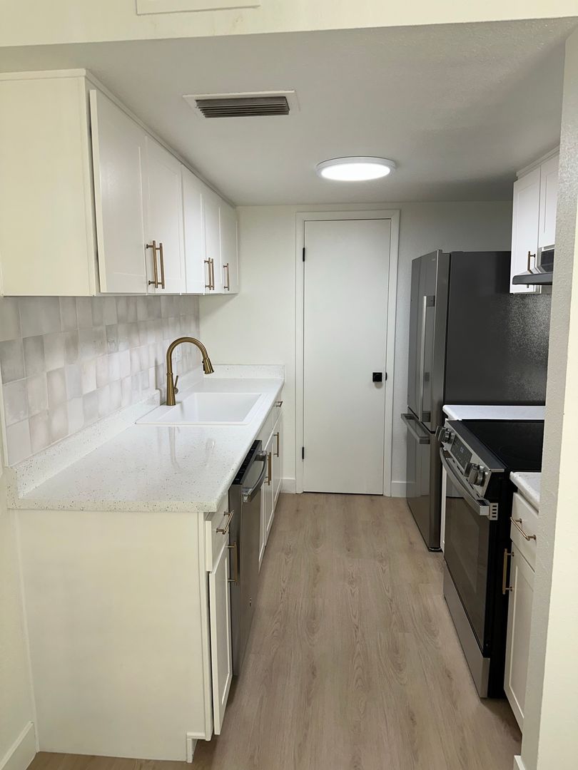 Scottsdale Condo: 8037 E Glenrosa Ave