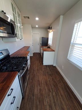 MOVE IN SPECIAL Phoenix 1 bedroom – photo 1