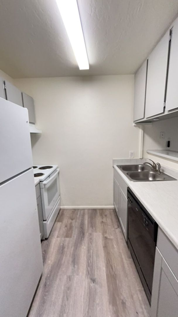 Prescott Apartment: 610 S Granite St