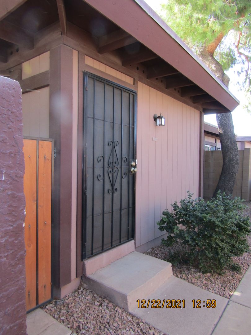 Tempe House: 828 S Hacienda Dr #A