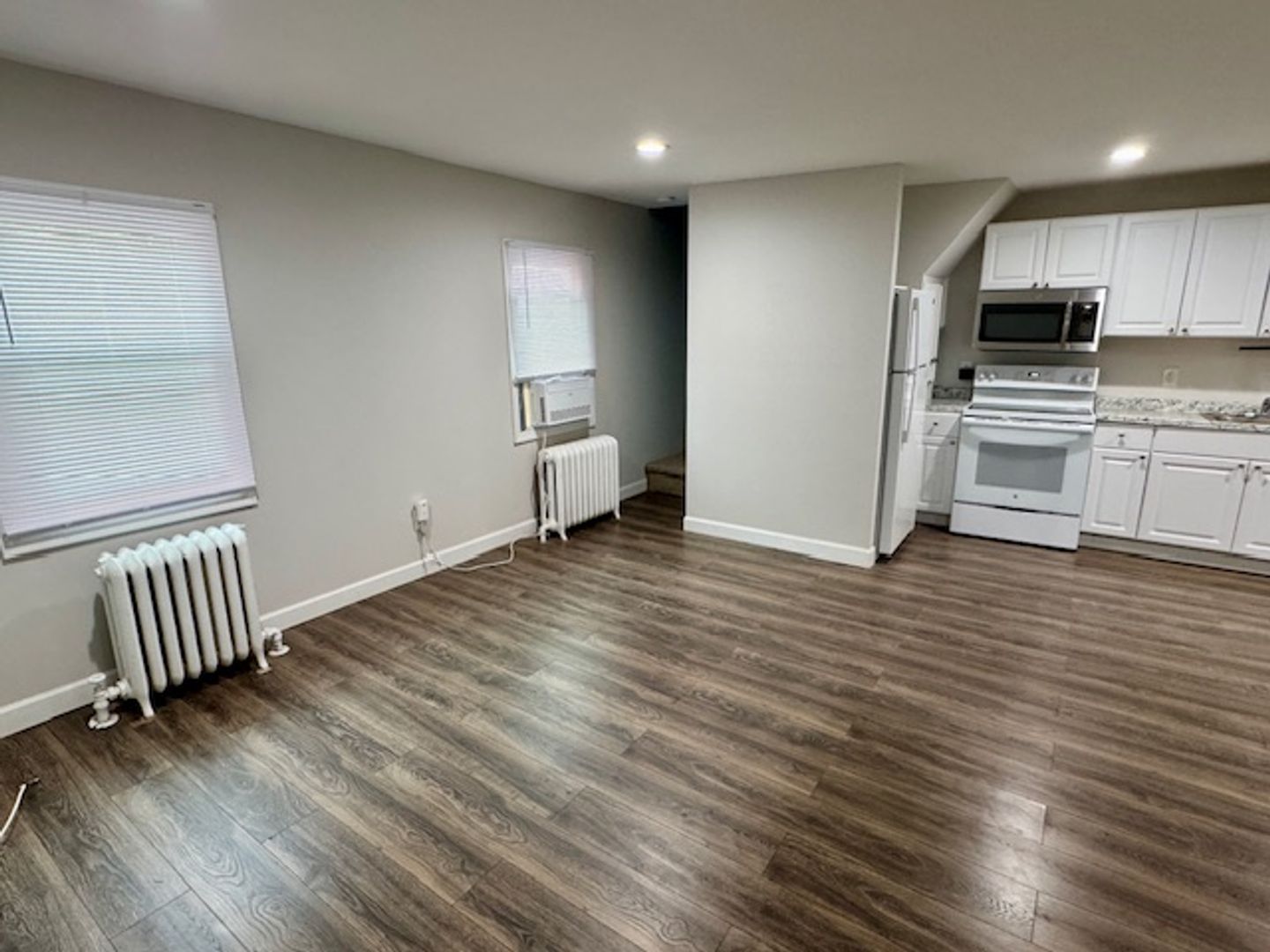 Rockville Centre Apartment: 44 College Place