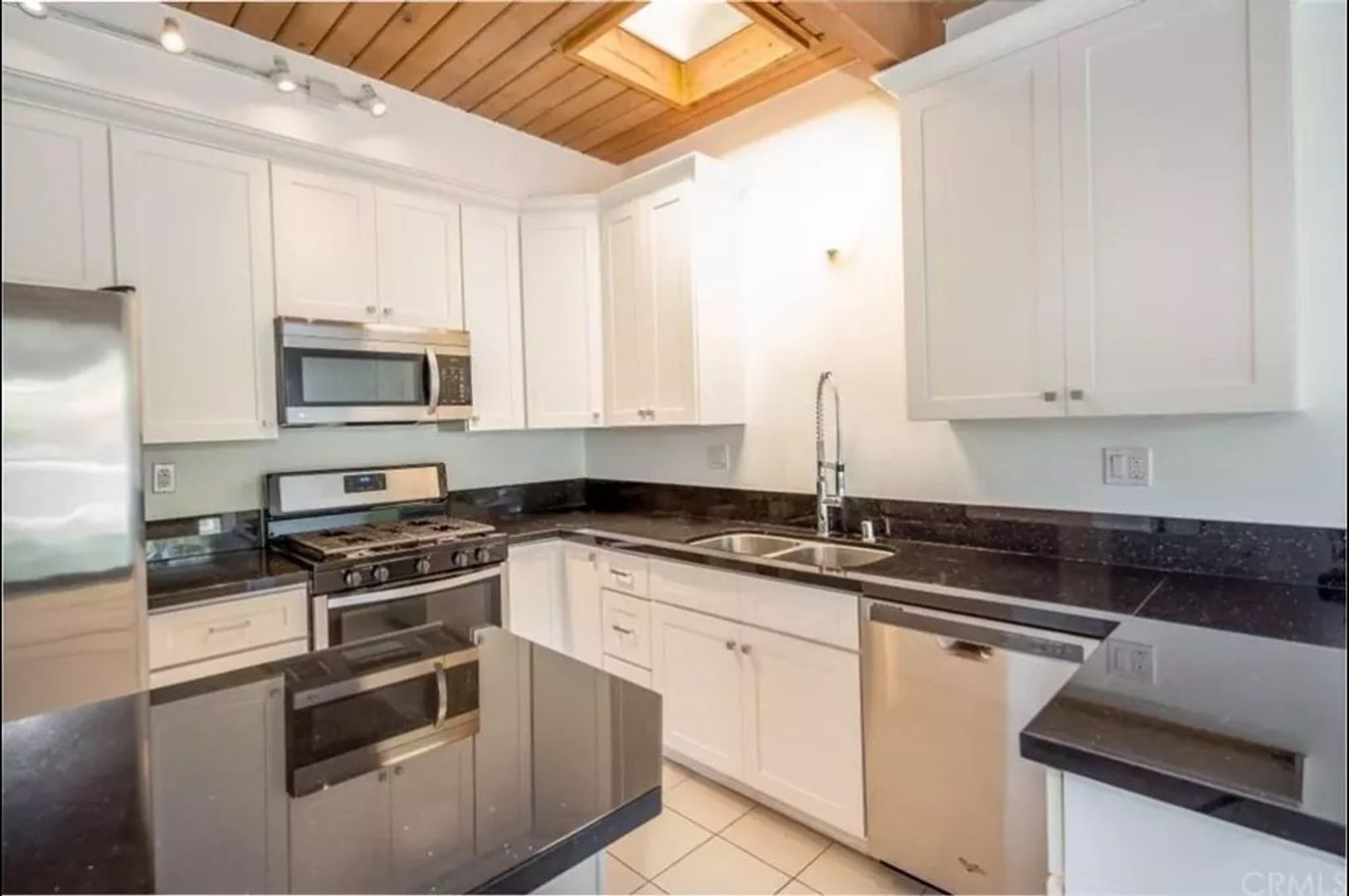 Laguna Beach Apartment: 871 Park Avenue