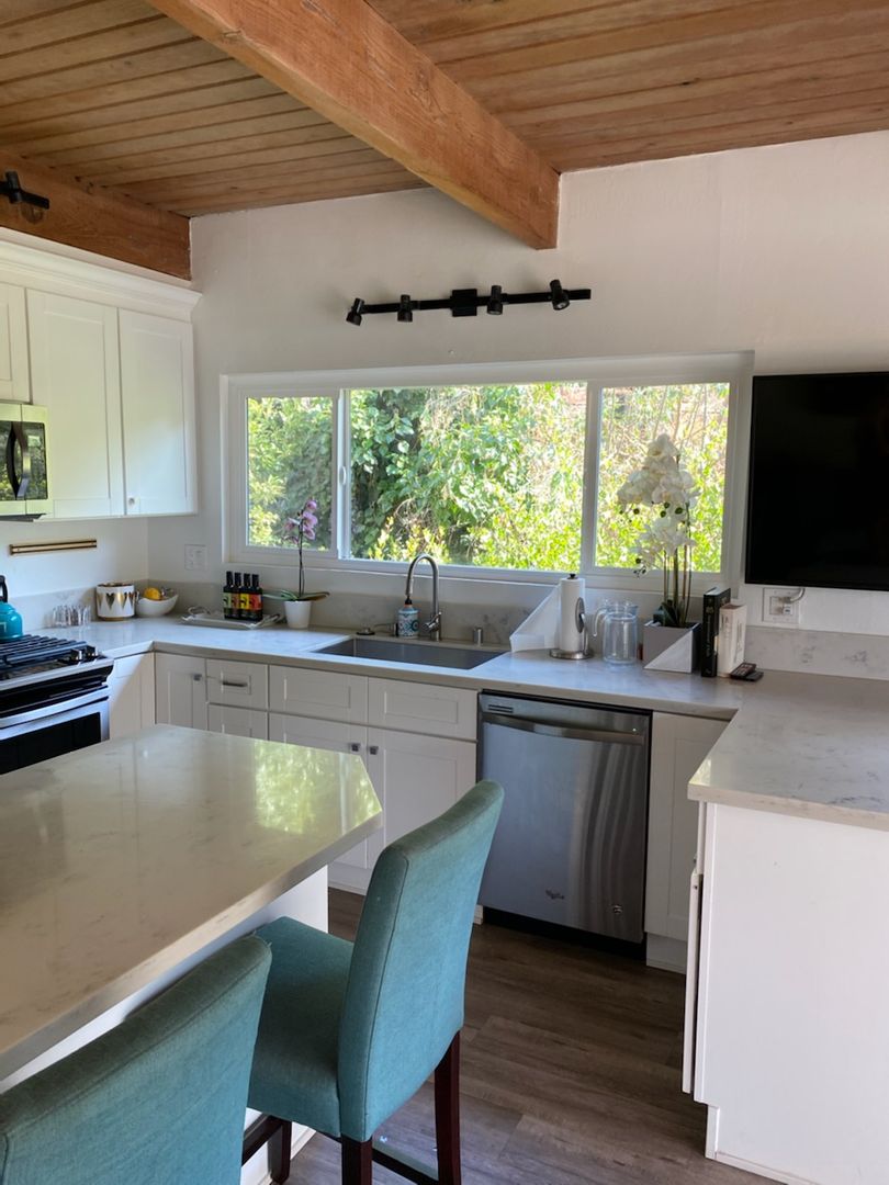 Laguna Beach Apartment: 871 Park Avenue