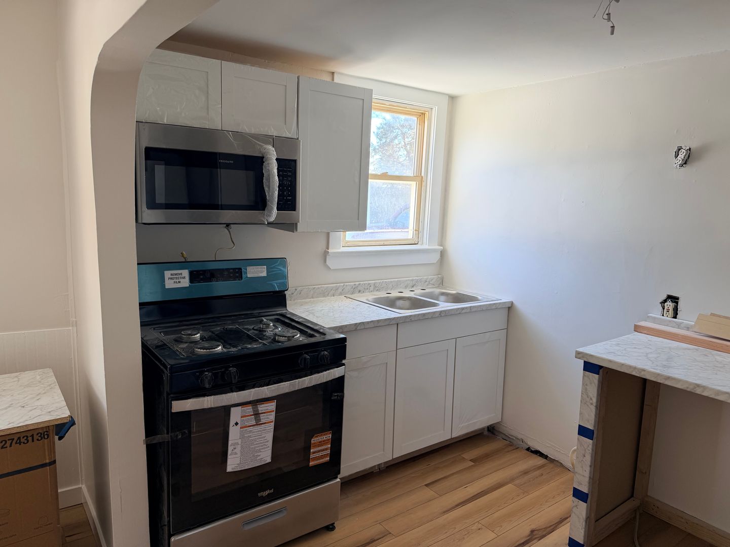 Linwood Apartment: 1926 Shore Road