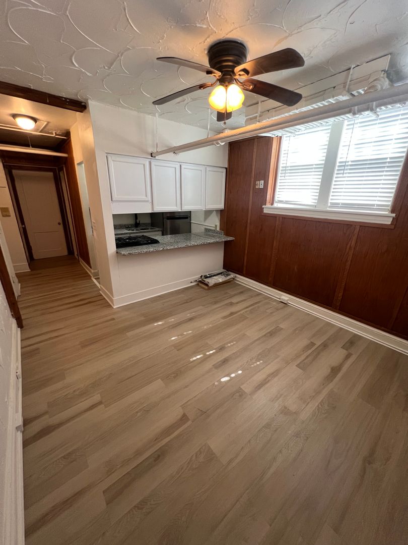 Minneapolis Apartment: 1905 Stevens Ave So.