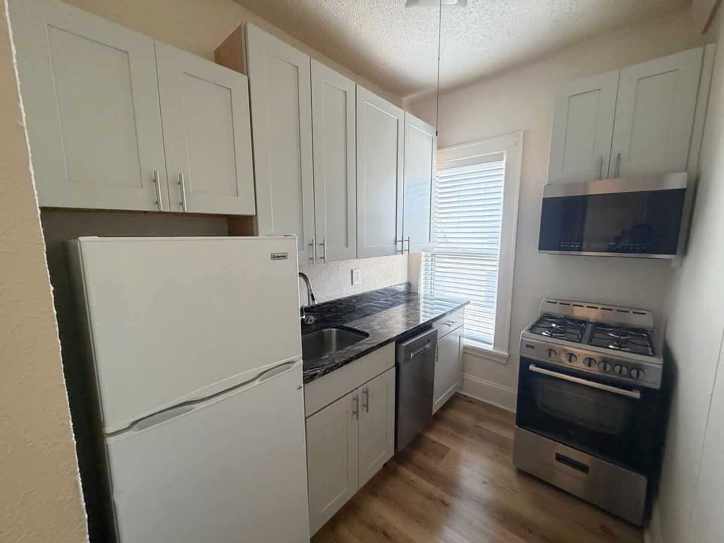 Minneapolis Apartment: 1912 3rd Ave So.