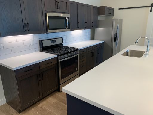 Luxury two bedroom downtown Duluth with great views where you can walk to Canal Park, direct bus to all campuses, heated parking and pet friendly – photo 1