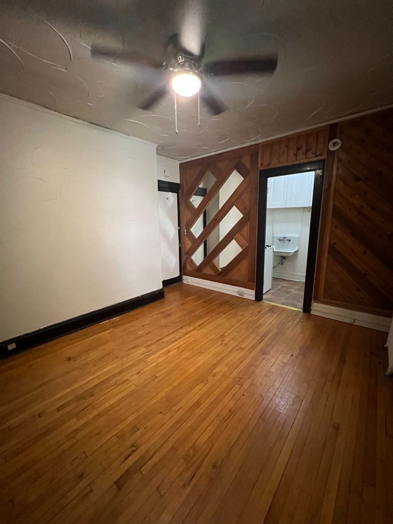 Minneapolis Apartment: 1905 Stevens Ave So.