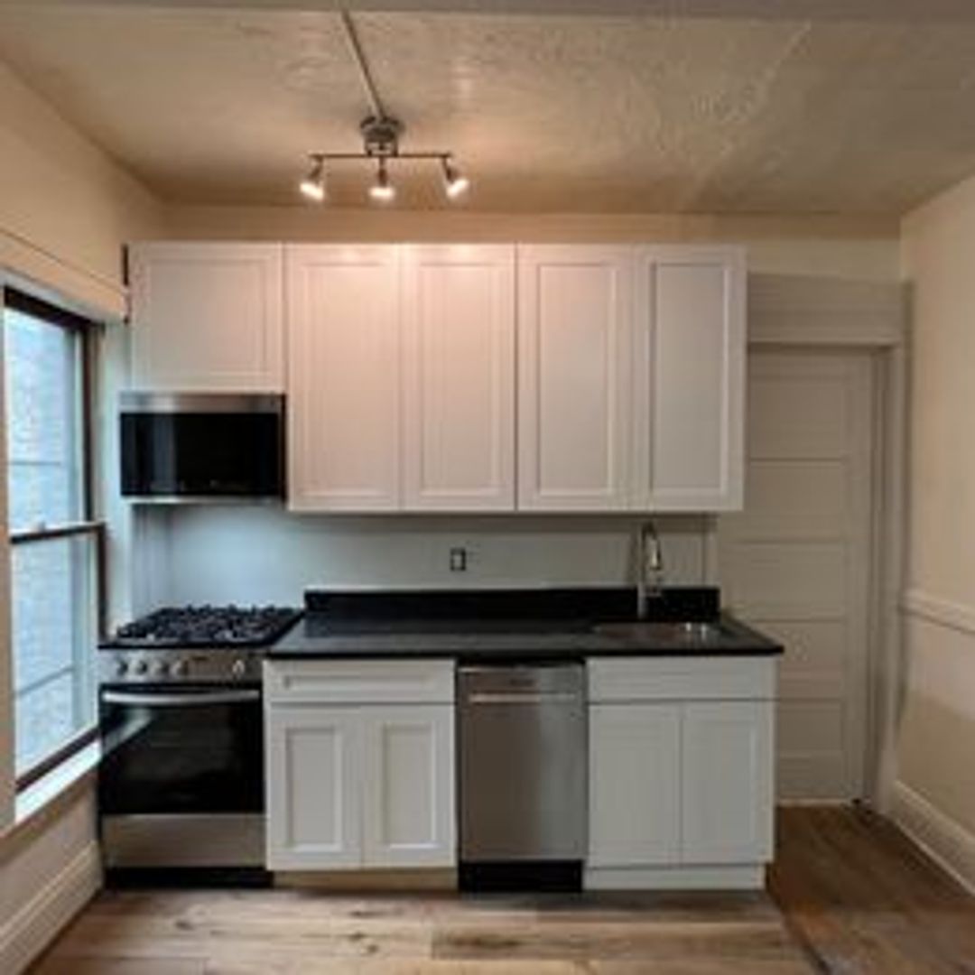 Minneapolis Apartment: 1912 3rd Ave So.