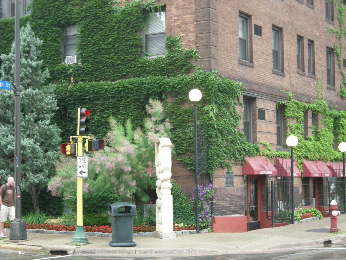 Minneapolis Condo: 1204 Harmon Pl.