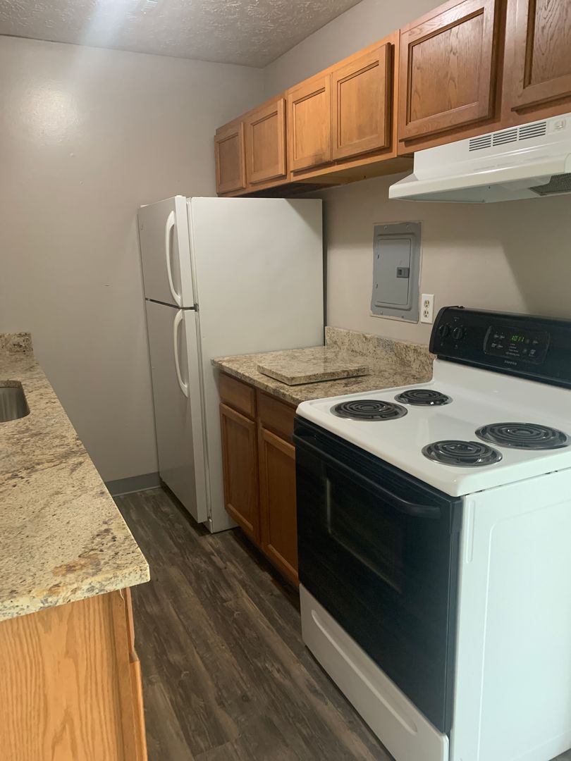 Mentor On The Lake Apartment: 5840 Buckeye Lane #1