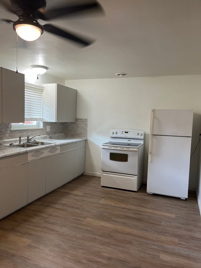 Painesville Apartment: 118 Corwin Drive