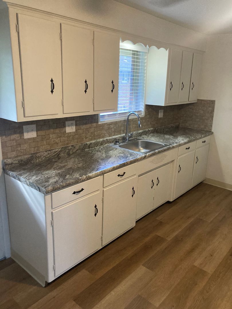 Painesville Apartment: 118 Corwin Drive