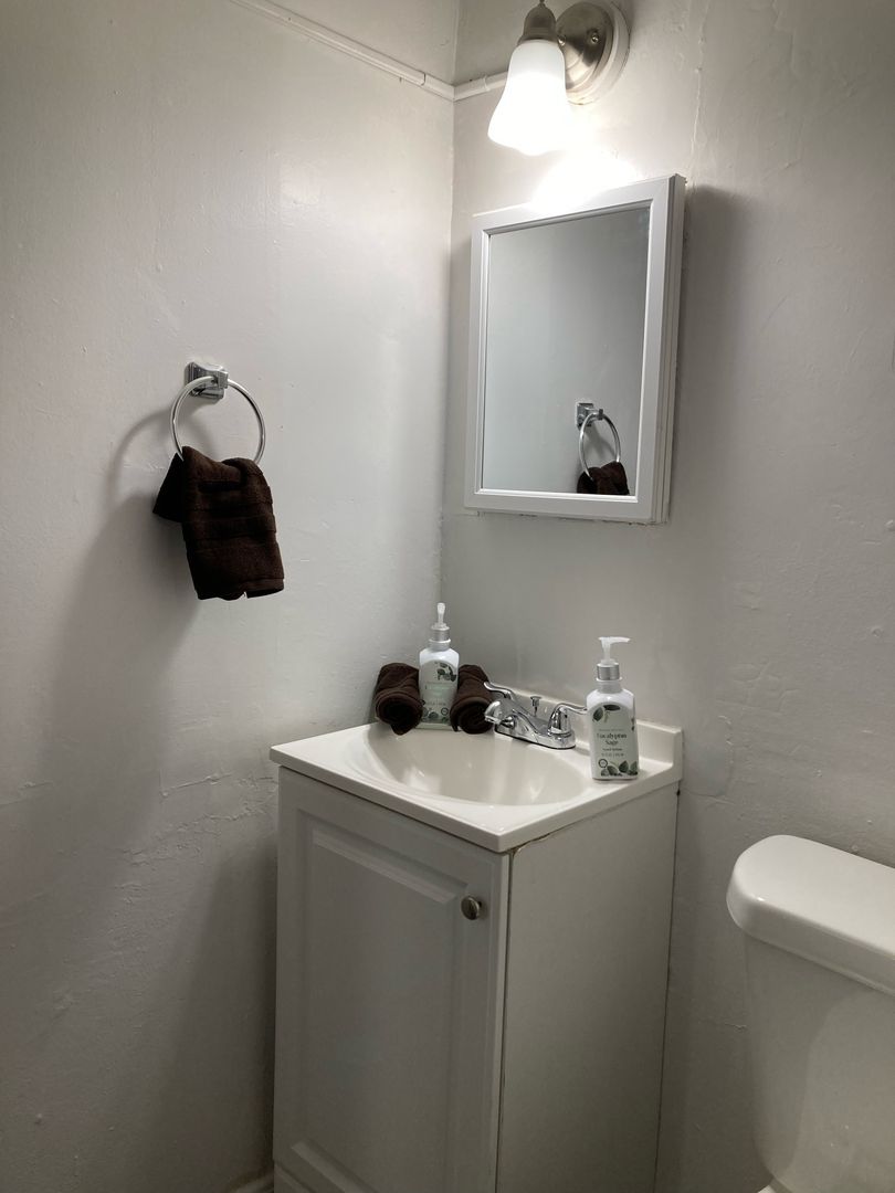 Cleveland Apartment: 3634 Bosworth Rd. - 6