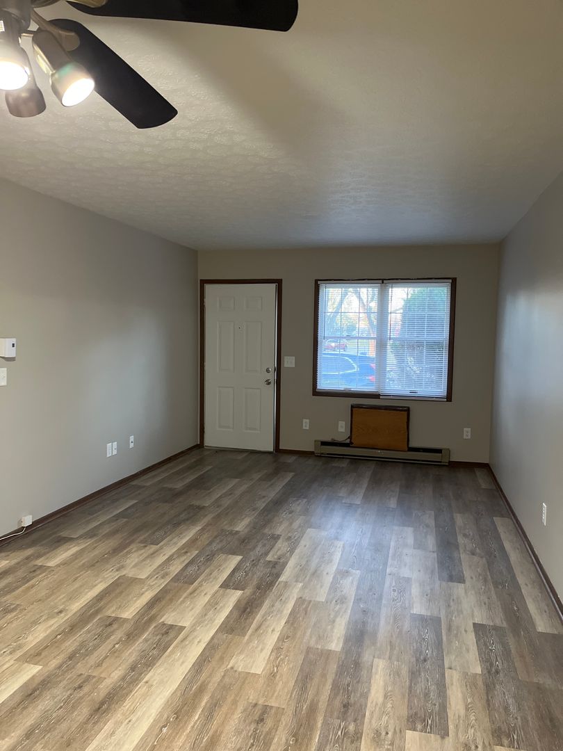 Painesville Apartment: 825 Bank Street