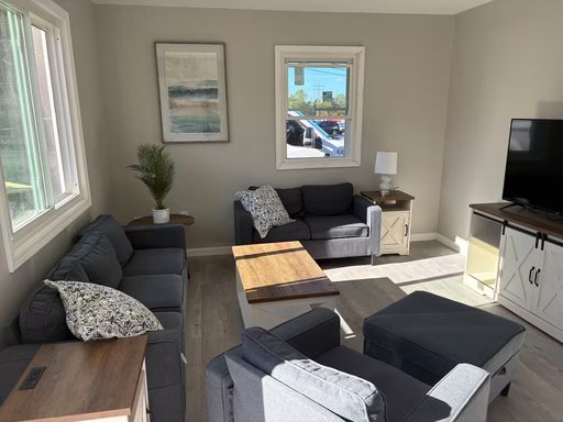 Fully Furnished and Renovated 2 Bedroom – photo 1