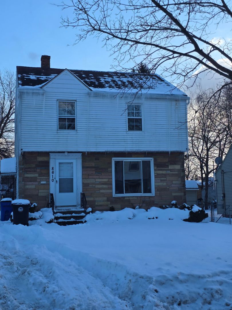 Cleveland Apartment: 8610 Rosewood Avenue