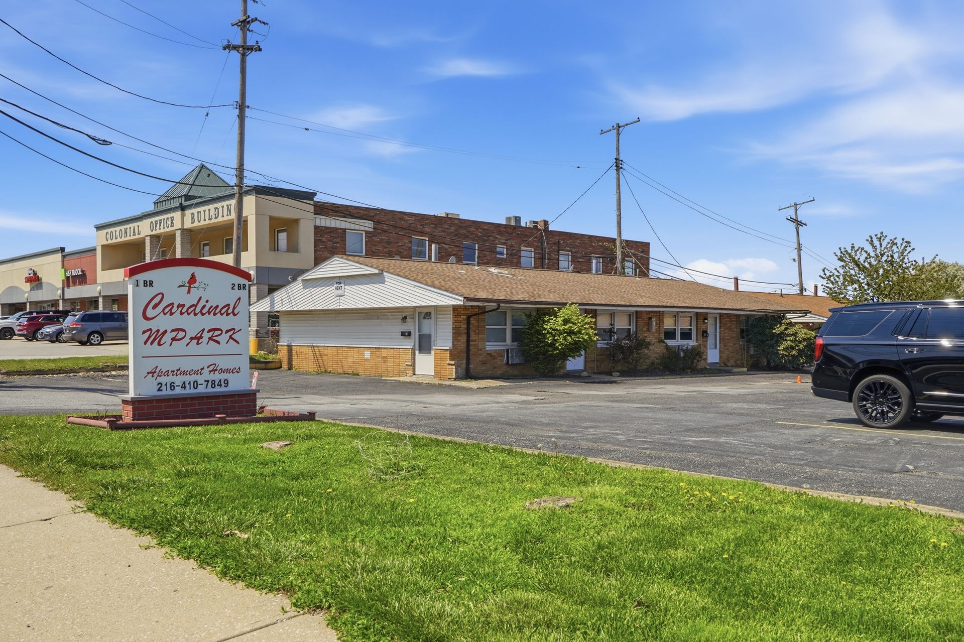 Mentor Apartment: 7559 Mentor Ave