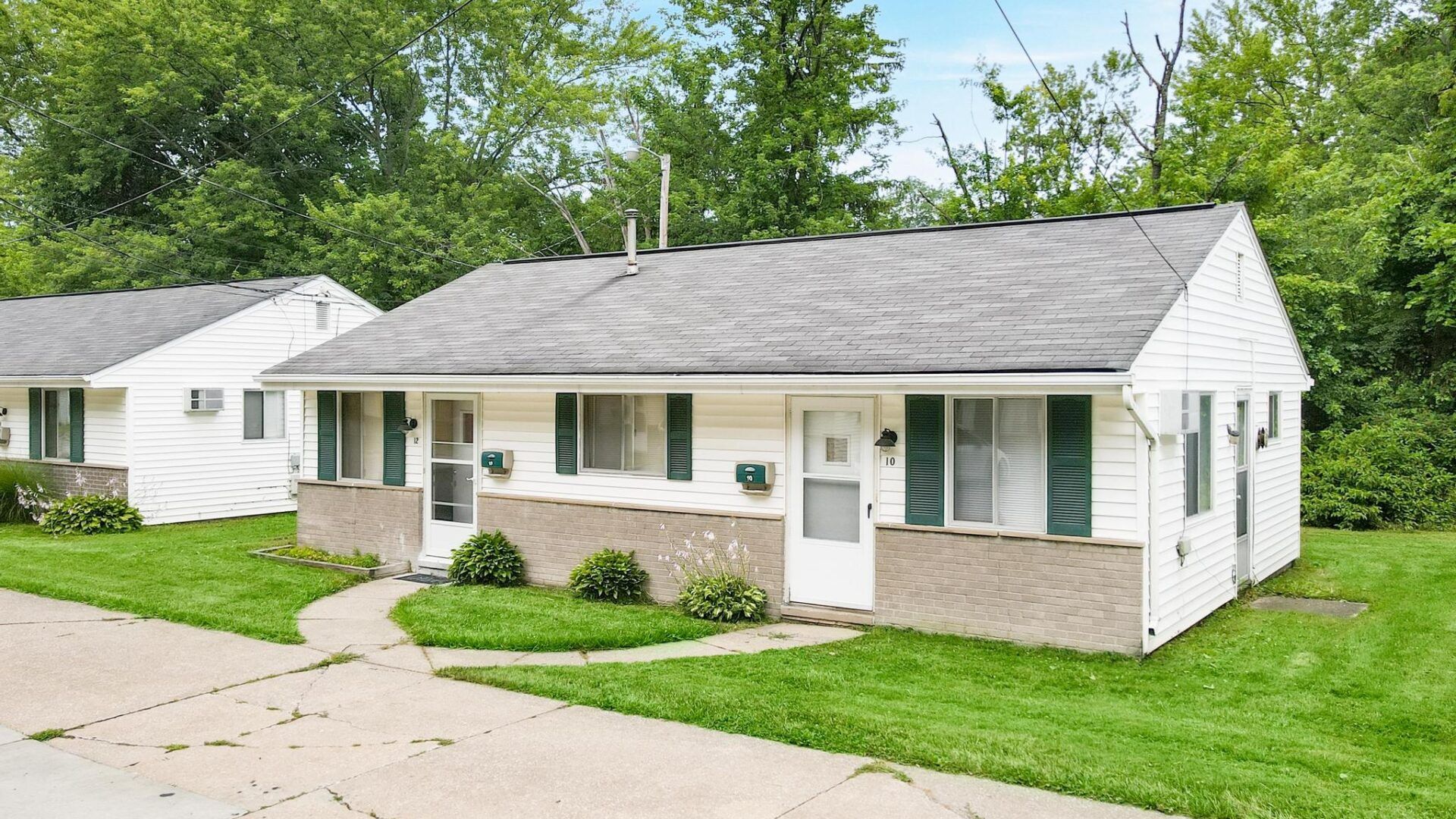 Painesville Apartment: 328 Marion Ave