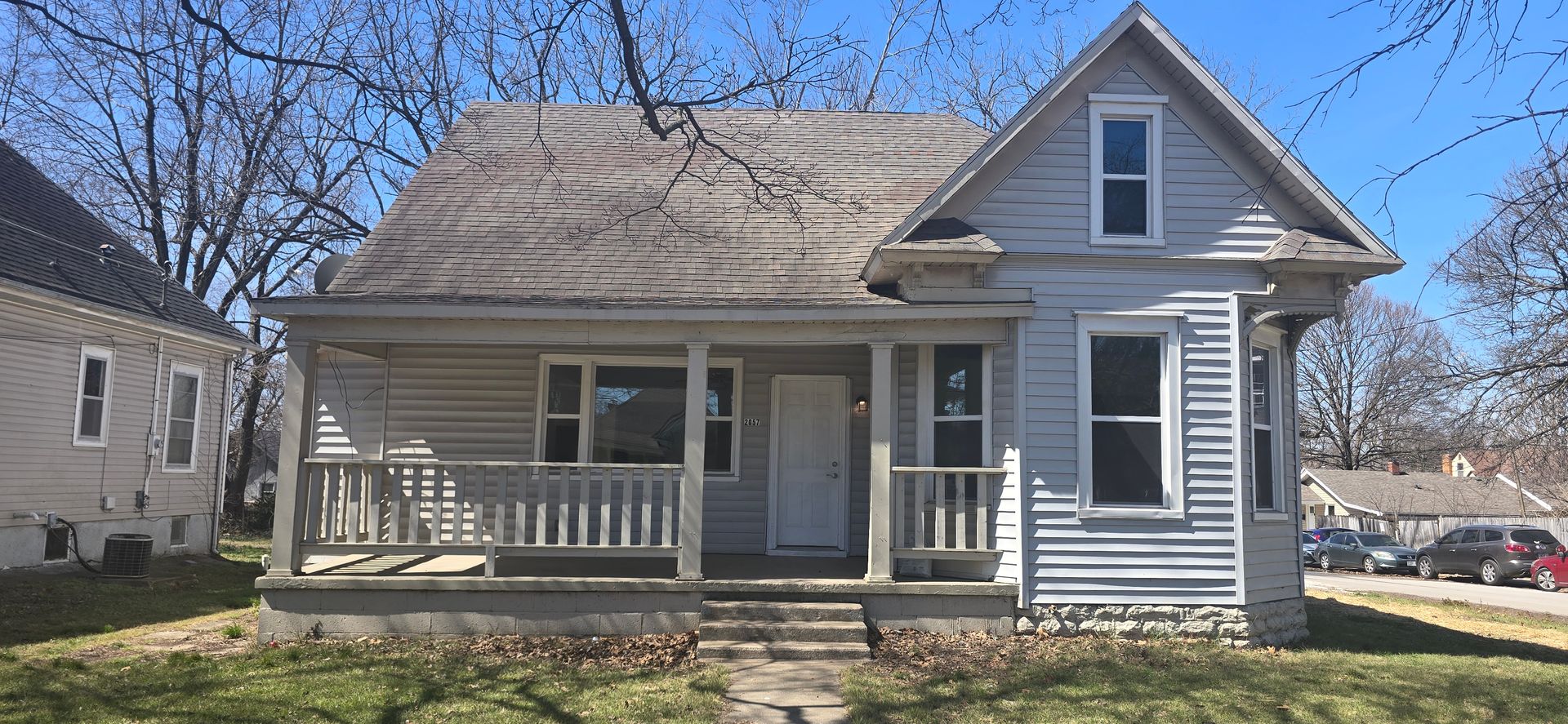 Springfield House: 2057 N Grant