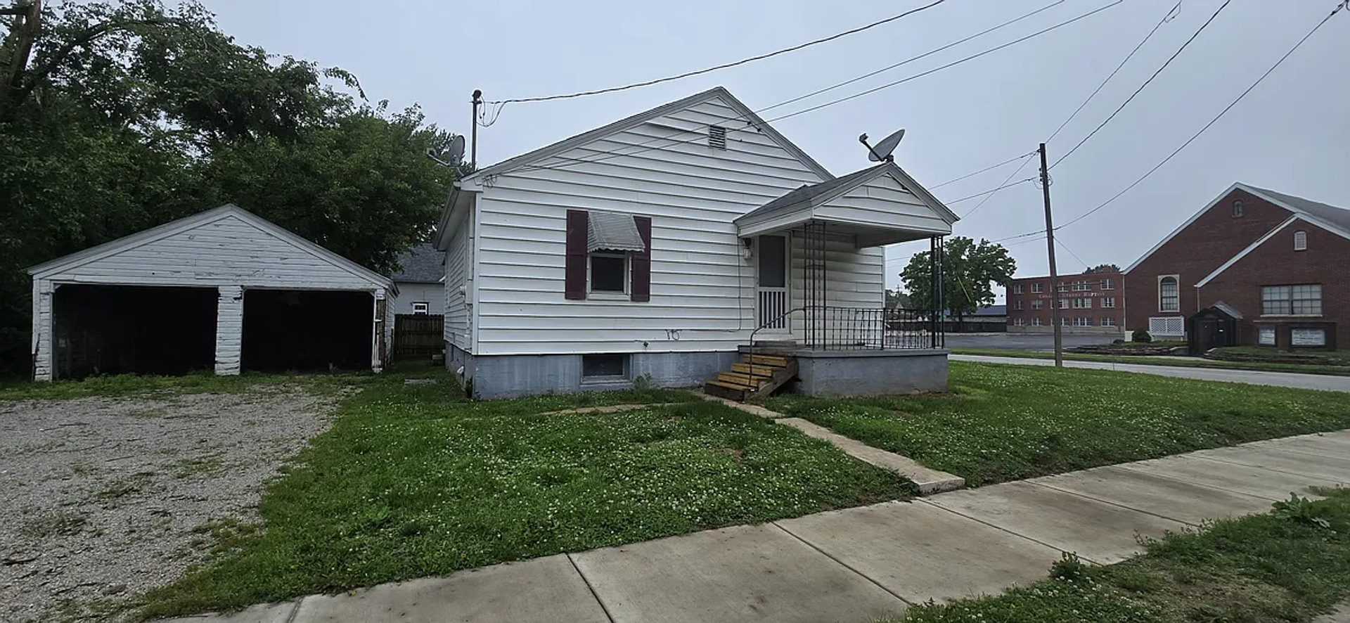 Springfield House: 2200 W Walnut St