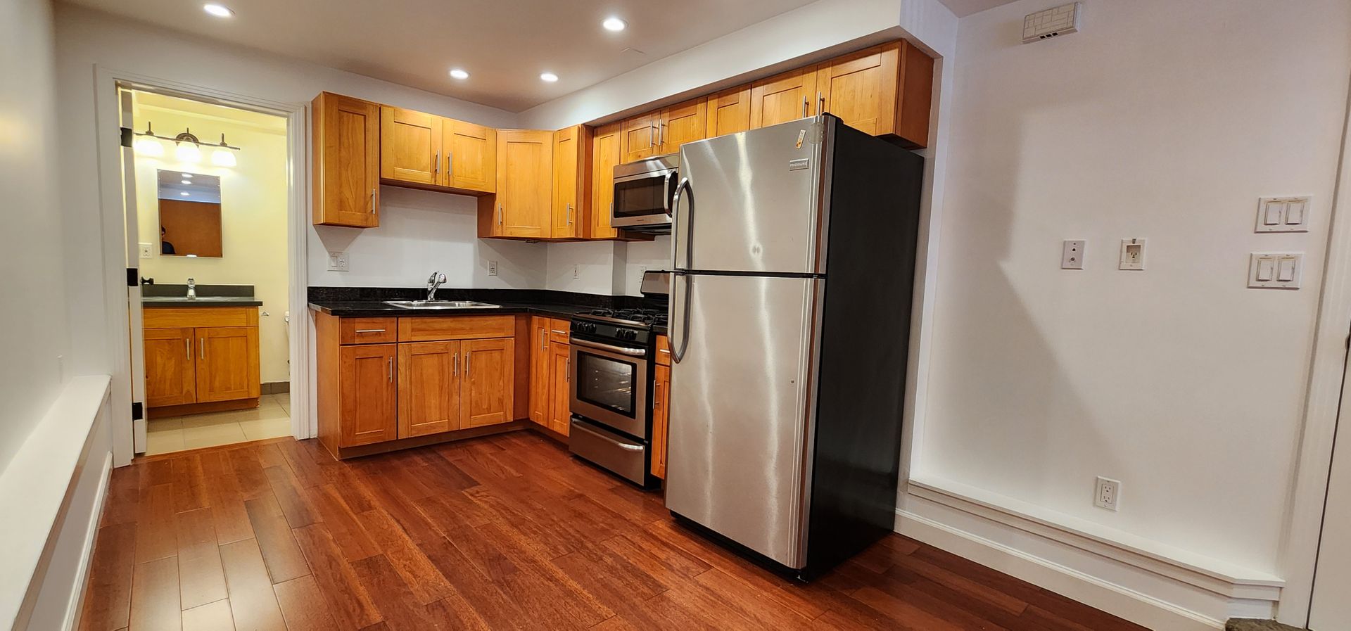 San Francisco Apartment: 635 Clayton Street