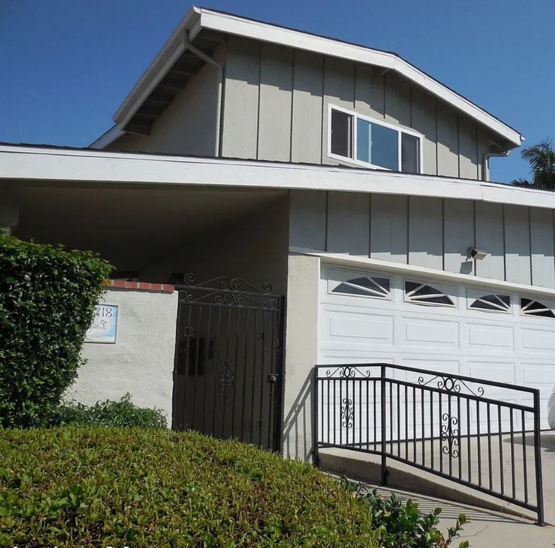 Torrance Apartment: 25218 Loytan street